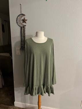 LOGO by Lori Goldstein Sage Green Cotton Slub Ruffle Hem Tunic Top Size 3X